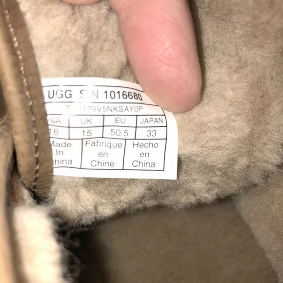 Ugg Chukka Boots new - Picture 7 of 10